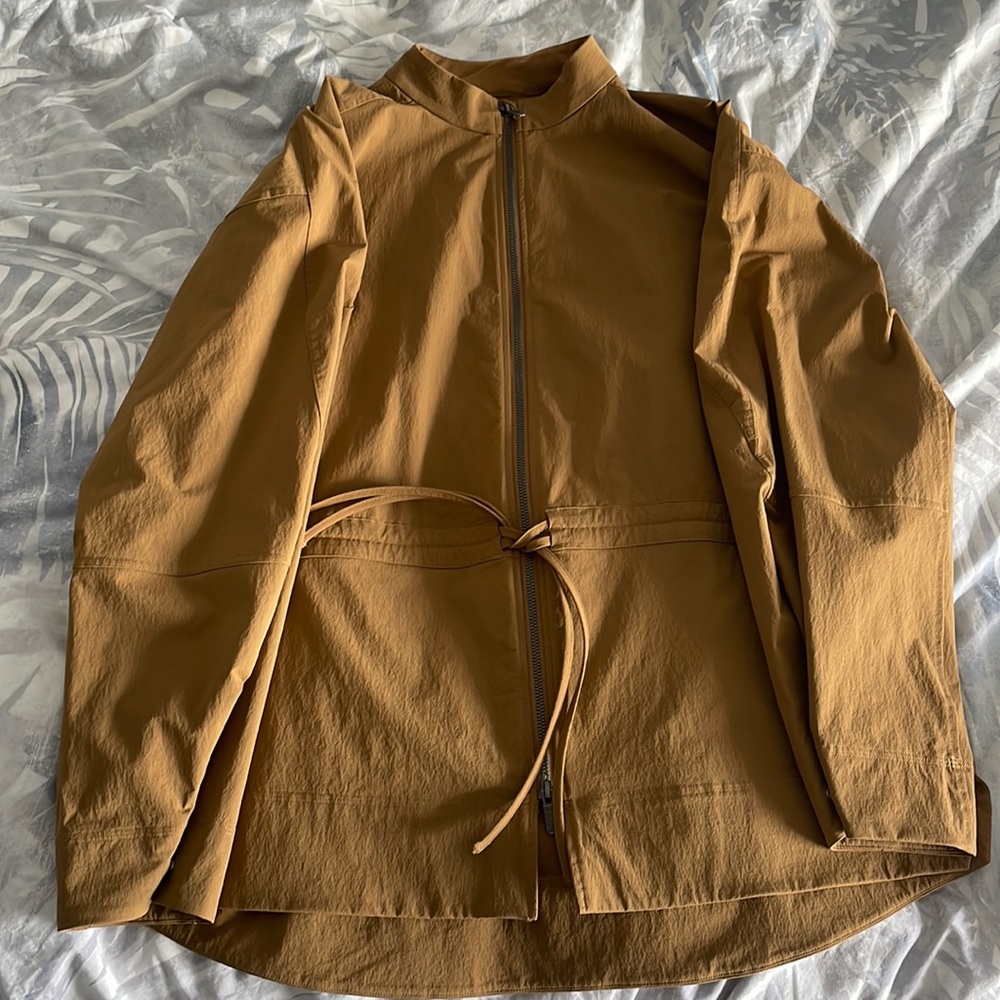 Lululemon Cinch-Waist Stretch Shirt Jacket bold beige size small